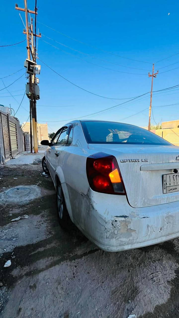 السلام عليكم اوبترا 2011 بيها 3 قطع تبديل 
السيارة خير من الله مكينه كير تبريد تايرات
باتري جديد داخل اسود ورصاصي 
رايدها ب65 ورقه وبيها مجال 
*********** بغداد, العراق
