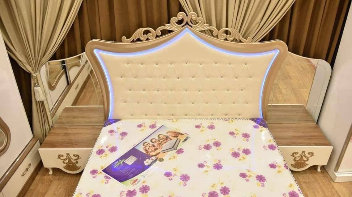 @ غرف نوم تركي عشرة قطع سعر غرف نوم تركي 650 بيه مجال بسيط

نص مكتوب في الصور:
- ODAK