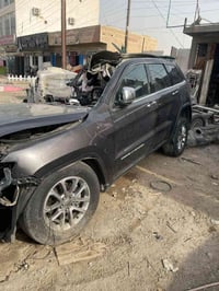 للبيع جيب لاريدو على حادثهه موديل 2014 رقم بغداد وتحويل مباشر مكينه وك...