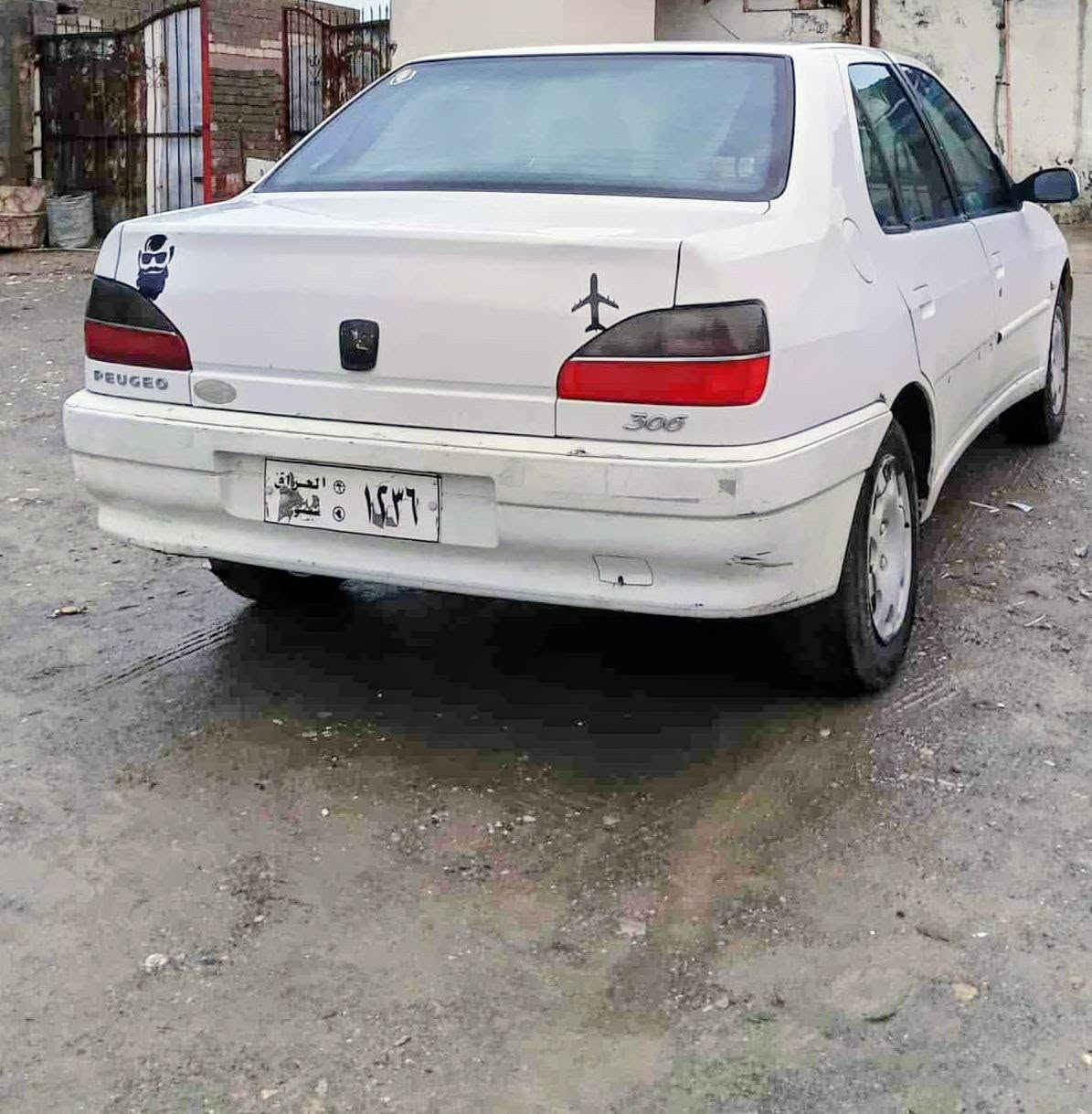 السلام عليكم جميعا...بيجو فرنسي موديل 2001 ...قطره صبخ مابي على وضعيه الشركه..كير بشرط محرك بي صرف..تبريد عل سويج ابشرط ثلج..كهربائيات كلها شغاله سياره رايدله فقط شوي نواعم...والشرط التحويل.. سعر 33 وبي مجال .مكان الموصل..***********
