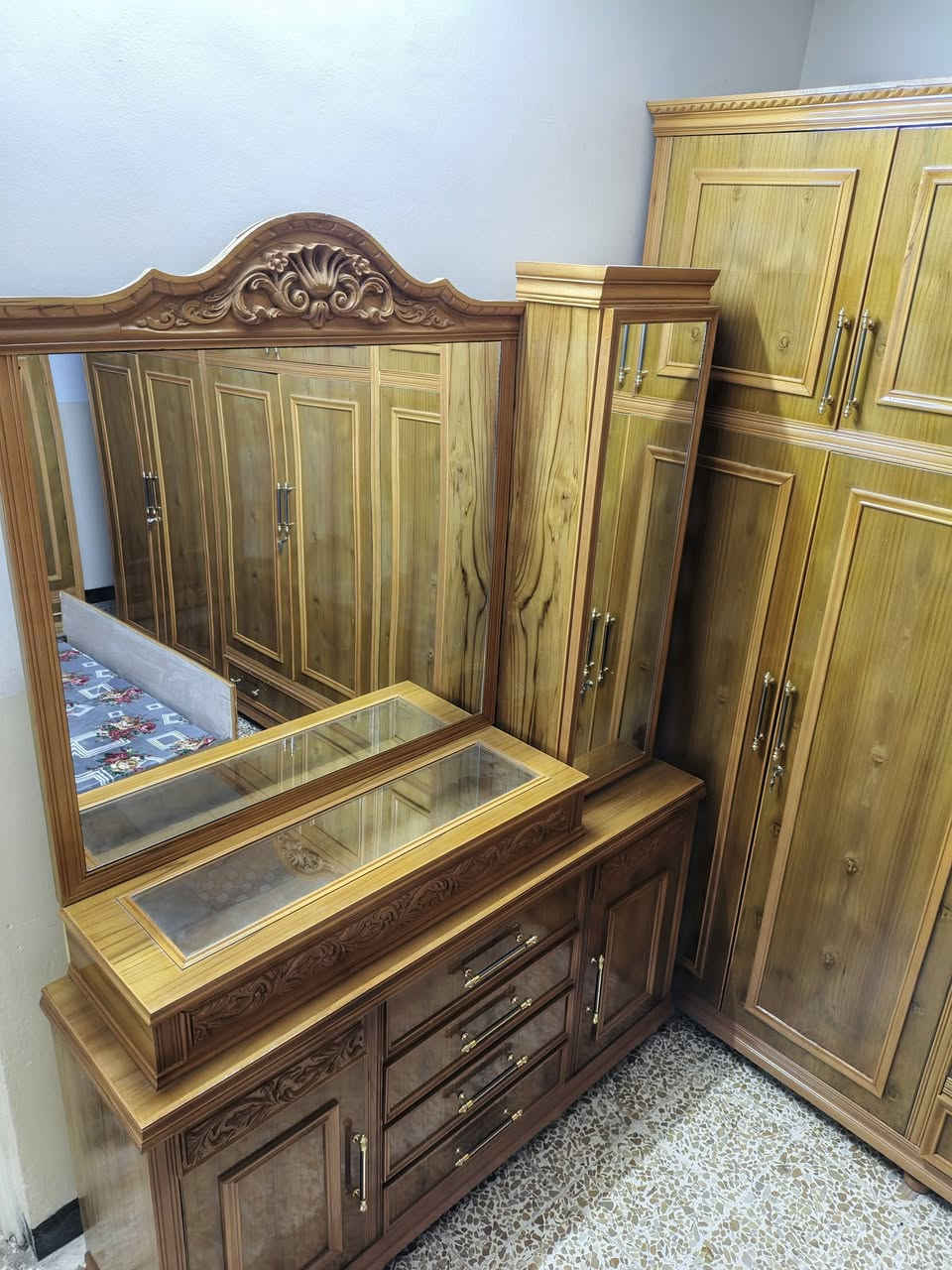 🔥غرفه نوم 🔥جديد: مستعمل فقط شهرين 🔥ونظافه90٪
فصال صاج عراقي 🔥
التواصل والاستفسار 
ماسنجر او
واتساب: ***********
