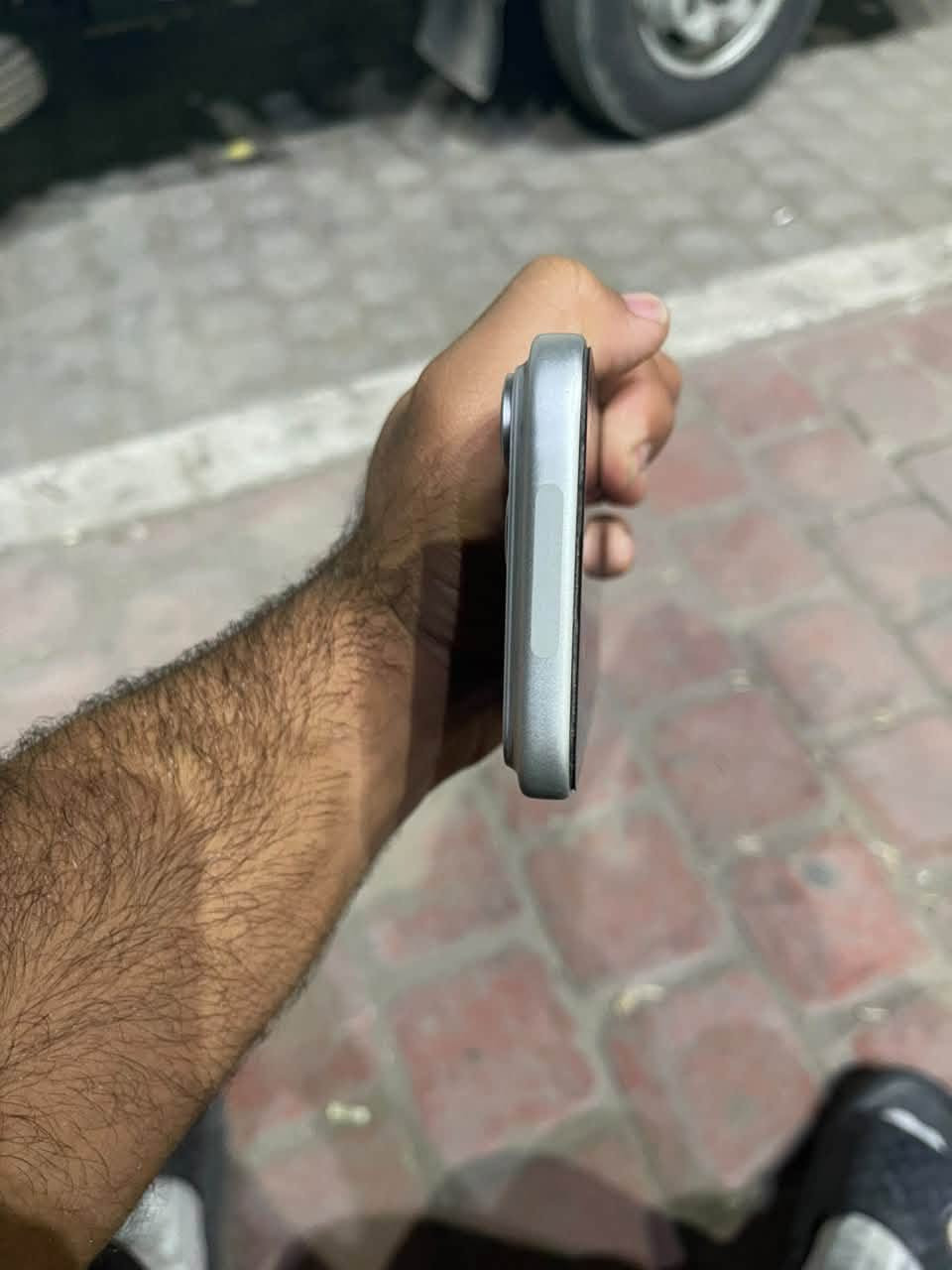 آيفون ١٧ برو ماكس • بطارية ١٠٠ • شريحة الكترونية