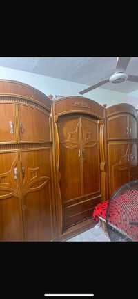 غرفة صاج • نظيفة • ميز تواليت