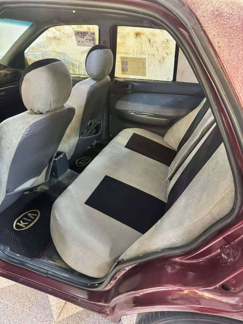 سلام عليكم
للبيع كيه سيفيا 
محرك وكير وصدر وكهربائيات كلها فول 
تخم تاير جديد 
تبريد ثلج 
السياره مصبوغة عام اثر جراد 
داخلها مدوشم 
سعر 33 وبيها مجال 
للاستفسار ***********
