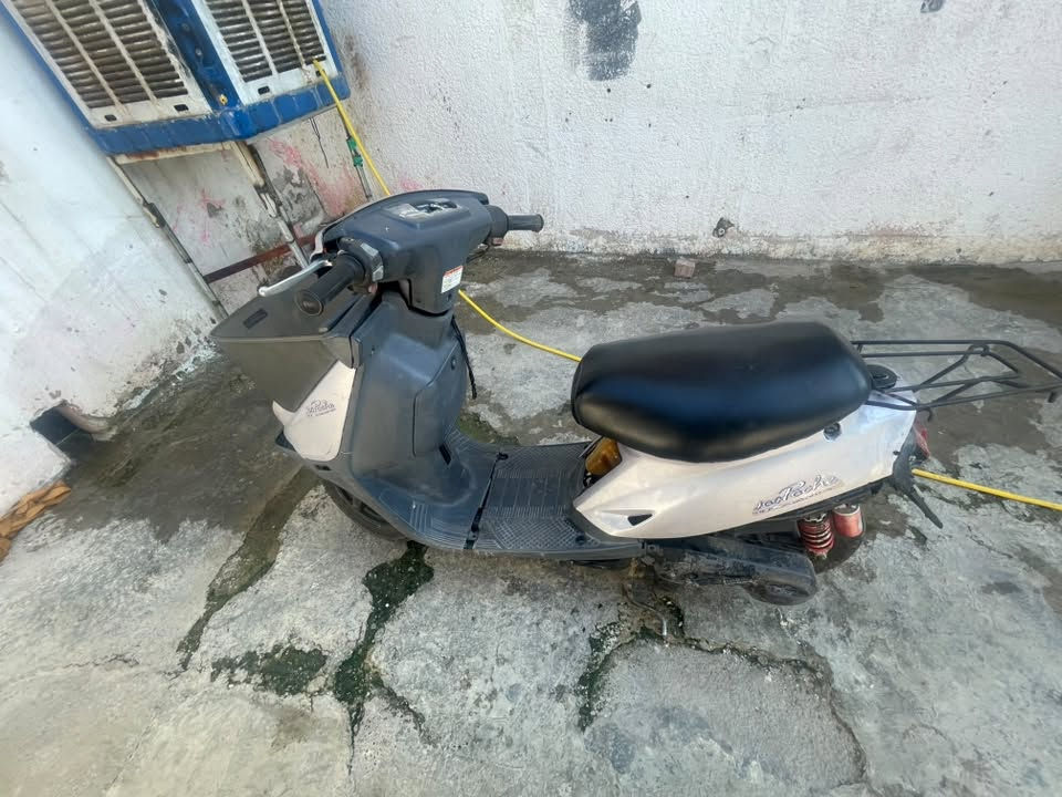 مأطور بزون ينرادلو تعمير
كلشي شغال بس الباتري تعبان بسعر 150 تواصل وتساب ***********
