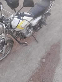 سيفان 22 • بها ورقة • هندر