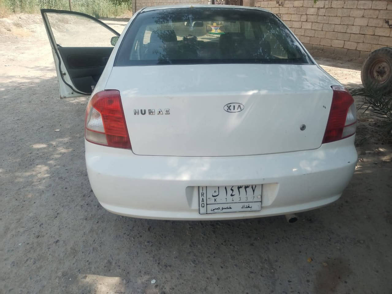 سلام عليكم كيا شامو موديل 2002 كير عادي محرك 2000 مسكر مصبوغة عام جمالية سياره خير من الله محرك كير كفاله تايرات جدد باتري جديد سنوية ل ٢٨ مالكه موجود تريد وكاله تريد 
تحويل عنواني بغداد لمحموديه سعر 35بيه مجال حك الجيه لتواصل ***********
