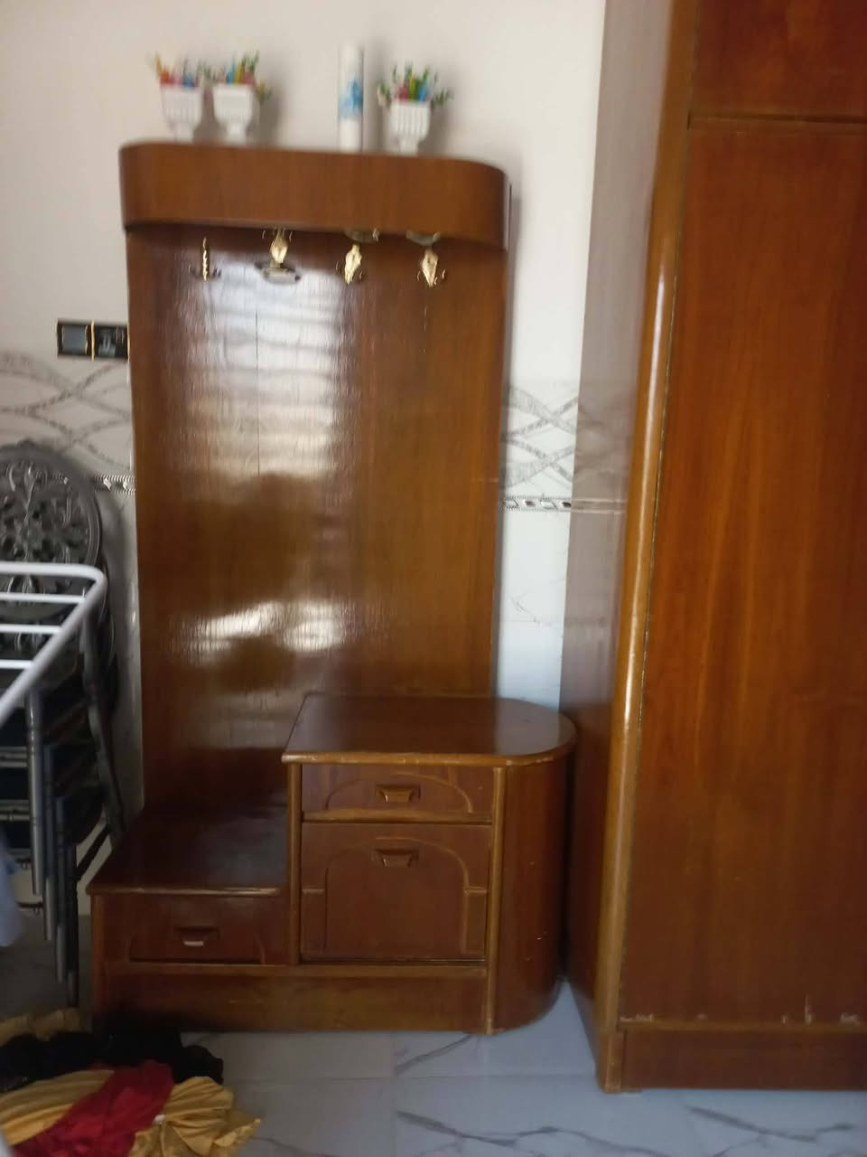 غرفه ست  ابواب السعر 750 بيها مجال العنوان حي التعليم  ***********
