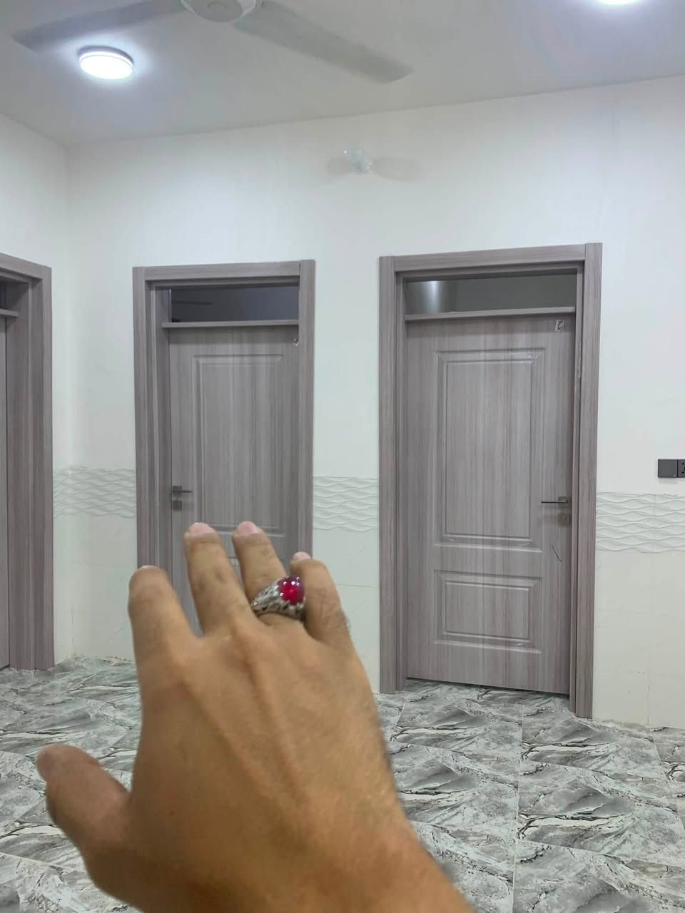 سكاي لايت 
عزل تام 
مقاوم للكسر 
جام ضد الكسر 
سعر المتر 
مواصفات ١ سعر المتر ٢٥٠ دولار 
مواصفات ٢ سعر المتر ١٨٠ دولار 
مواصفات ٣ سعر المتر ١٦٠ دولار 
……..
ابواب تركي سعر الباب ٤٥٠ الف 
ابواب صيني سعر الباب ٥٢٥ الف 
ابواب شمالي شركة كي ٢٢٠ الف 
ابواب شمالي شركات اخرى  ١٧٥ الف 
مواصفات الابواب كثيرة لذلك من تتصل 
……..
اعمال كوادرنا داخل الصفحة تتكلم عن دقة العمل ومتانته 
مخزن الجملة قرب جامعة فريحة 
***********
