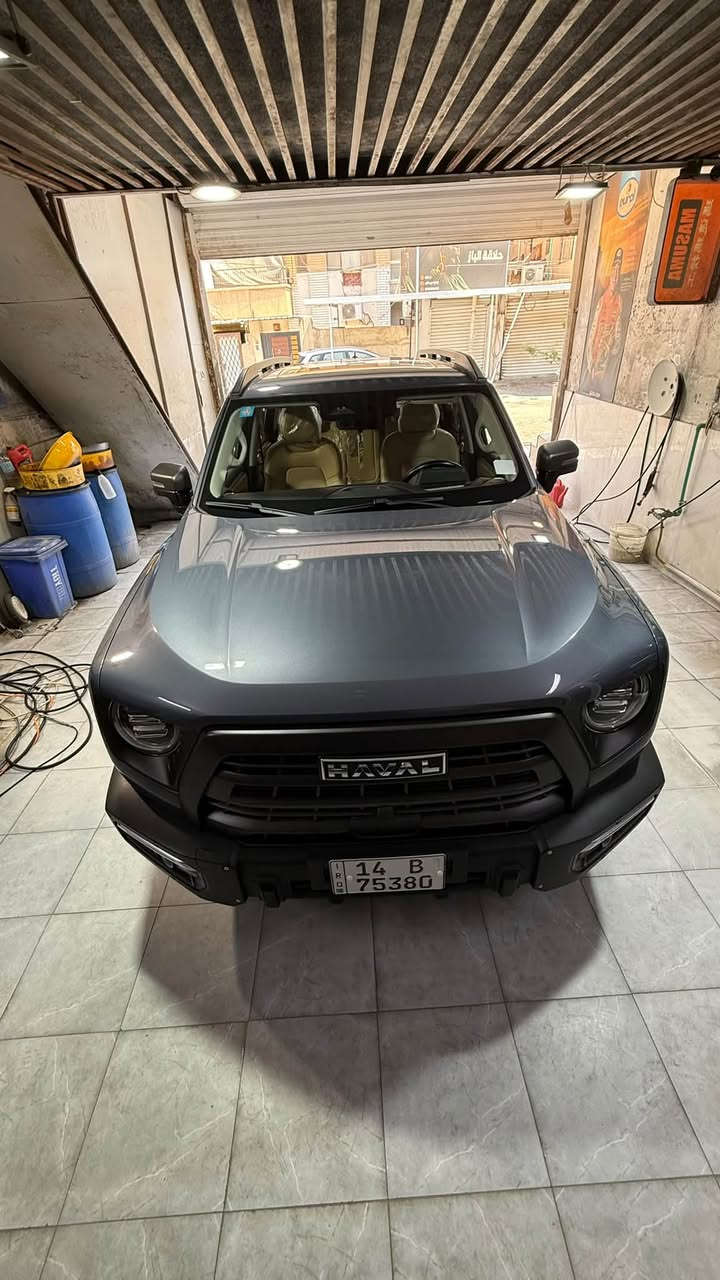 السلام عليكم … 
للبيع Haval Dargo 2025 
السيارة كفالة عامة من الشخط .
گير + مكينة (كفالة شرط الفحص ) 
رقم بصرة بأسمي تحويل مباشر 
فول مواصفات ( مواصفات 2Wheel )
بعده بضمان الشركة (ضمان عشرة  سنوات ) 
ماشية : 26,000 Km
السعر : 34,500,000 مليون دينار عراقي . 
رقم الهاتف :*********** 
العنوان : البصرة

