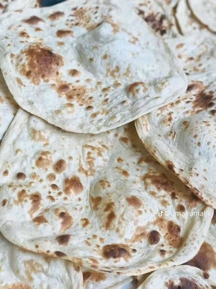السلام عليكم 
انا صاحب دراجة وحبيت اسوي هذا المشروع  لأن اكو هواي ناس  محتاجة هذا الشي اللي ميگدر يروح  للسوك  .. توصيل الباب بيتك اي شي تحتاج  خابرني اني اوصله الك الباب البيت اي شي عندك، شنو الي تحتاجونه من خبز صمون مسواگ دجاج ذبح سمج طرشي كلشي تريد اطلبه واني اوفره الكم  وهذا رقم تليفوني وبي واتساب 
***********

نص مكتوب في الصور:
- بلدروز توصيل داخل بلدروز و ما حولها أدويت وجبات جاهزة مستلزمات شخصية مواد غذائية وغيرها من الاحتياجات ... إتصل أو راسل واتساب *********** اللويكيشن بلدروز توصيل سريع وآمن خدمتك تهمنا
- توصيل حر
- @5csb8
- @umaliumaliv