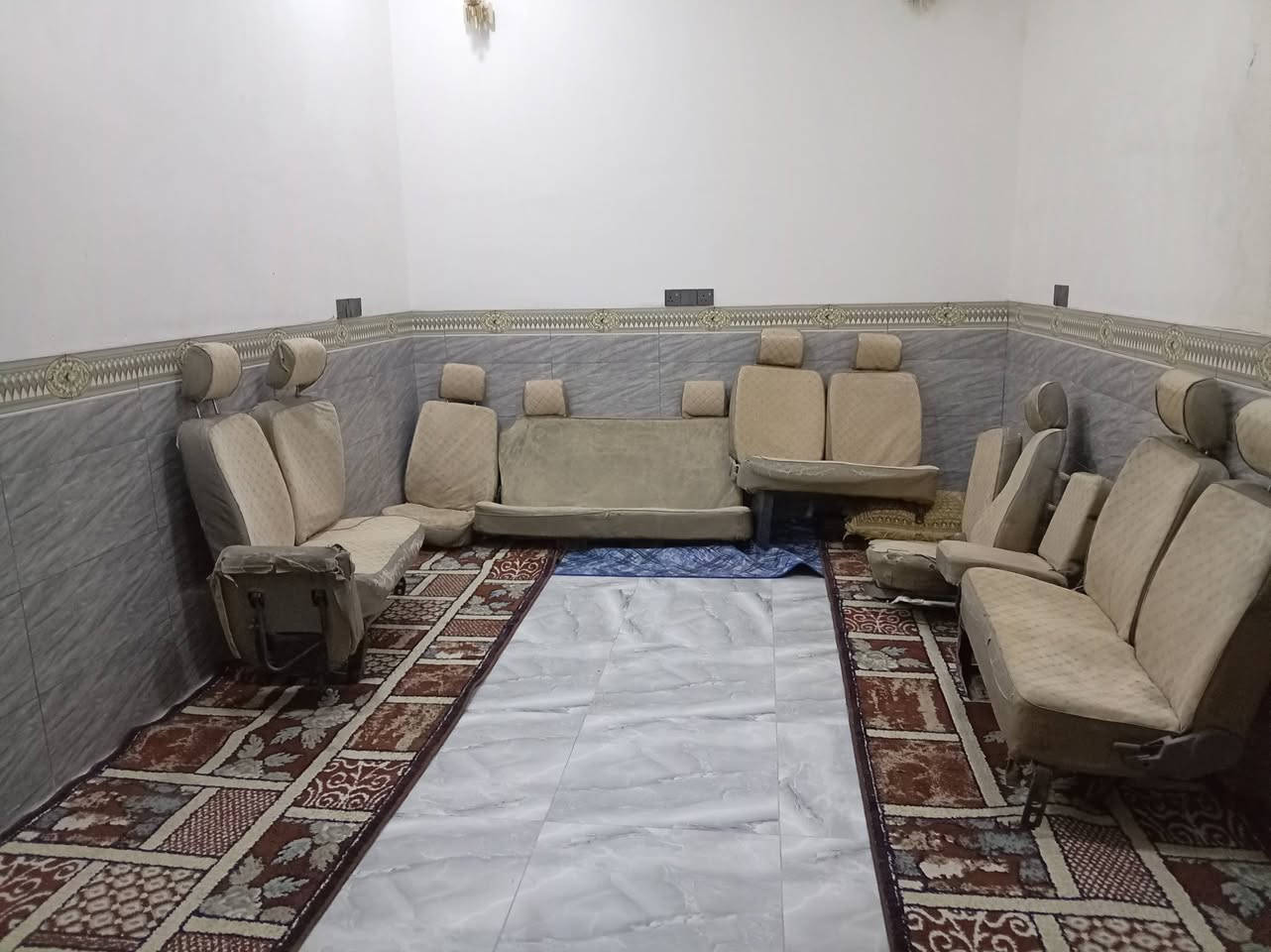 سلام عليكم كشنات  كامله للبيع15نفرالسعر 600وبيهن مجال المكان كربله***********
