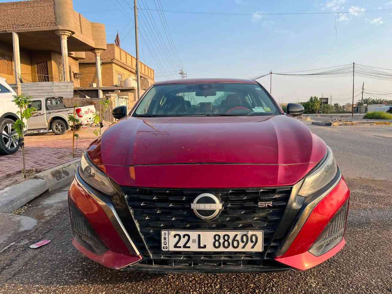 السلام عليكم.. 
للبيع: نيسان ألتيما 2023 SR
تفاصيل السيارة : 
ماشية 30 ألف ميل 
مكفولة من الصبغ (بدون صبغ نهائياً).
بيها بارد وتكحيل بمكانين فقط (حافة البنيد + جاملغ السايق).
أيرباك السايق طاك وراجع سستم
صور الحادث خليتهن بالمنشور  
رقم أربيل (تحويل مباشر أو وكالة ) 
⚙️ المواصفات:
المحرك: 2500 تنفس طبيعي 
 كشنات جلد + كشن السايق كهرباء . 
شاشة تدعم أبل كاربلاي (Apple CarPlay) + نظام تشغيل عن بعد
سايد بريك كهرباء ، تبريد ثلج ، دبل جام 
 كاميرا خلفية دوارة + حساسات خلفية + نظام توقف ذاتي + نقاط عمياء 
نظام AWD 
ملاحظة للأمانة:
السيارة بيها نقص رادار أمامي علماً إن القاعدة والفيش كلها موجودة وجاهزة (جيب وشد).
💵 السعر: 171 ورقة  
📍 المكان: كربلاء - طويريج
📞 للتواصل والإستفسار: ***********
