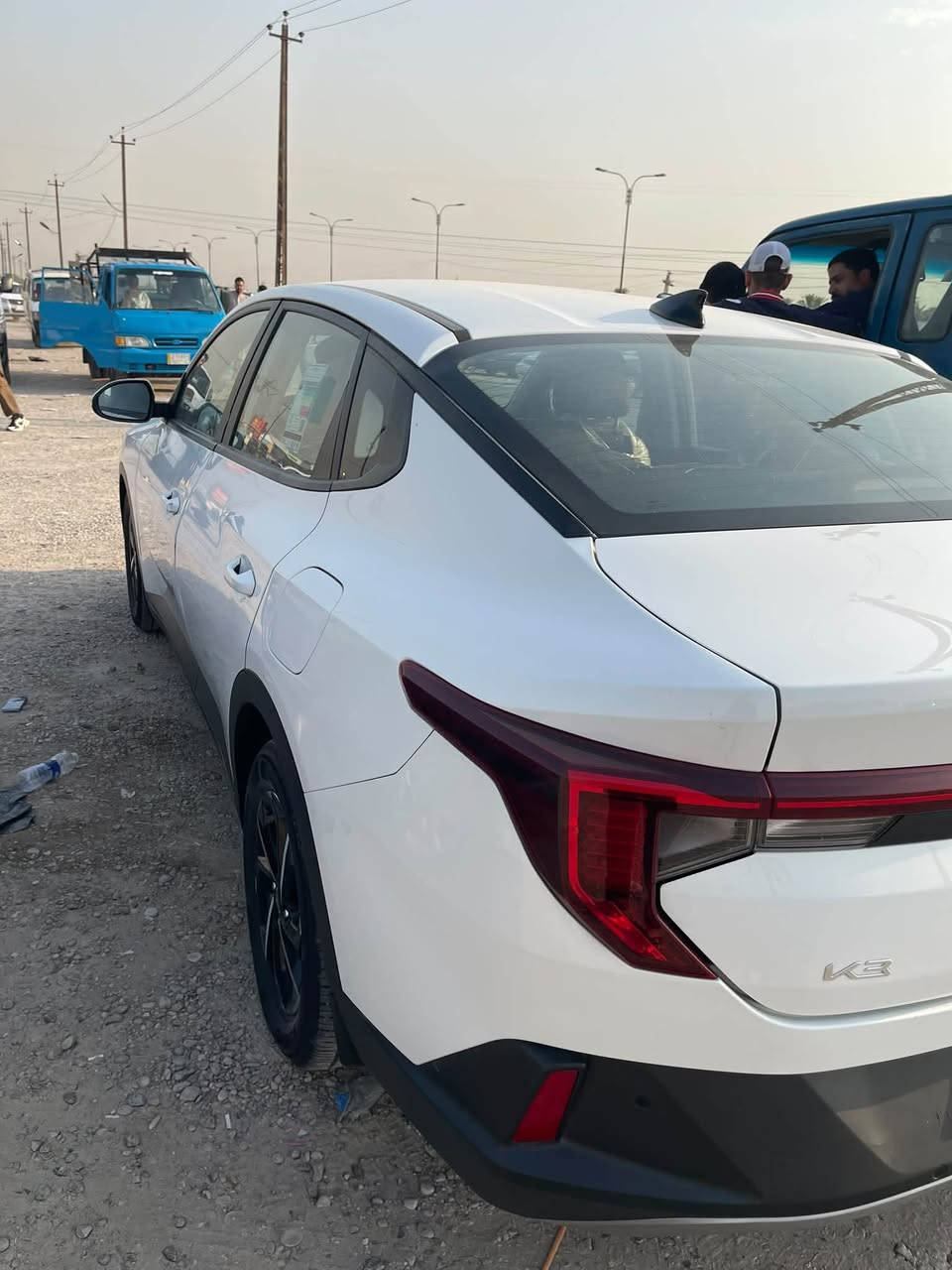 السلام عليكم كي 3 مكسيكي كوري ماشيه ٣٢ باسمي تحويل مباشر رقم بغداد دولي 
ربع الباب السائق صبغ بدون دواخل 
السعر ١٤٥ 
***********
