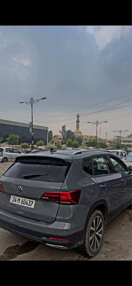 للبيع فولكس فاغن تاوس (Volkswagen Taos) SE موديل 2023

سيارة نظيفة جدًا، وارد أمريكي، ، لون سمنتي مميز وجذاب، بمحرك 1.5 لتر تيربو يجمع بين القوة والاقتصاد في استهلاك الوقود.

المواصفات:

* فئة SE

* محرك 1.5 تيربو

* ناقل حركة أوتوماتيك 8 سرعات

* نظام دفع أمامي

* شاشة لمس كبيرة

* Apple CarPlay وAndroid Auto

* كاميرا خلفية

* حساسات أمامية وخلفية

* مثبت سرعة

* تشغيل بصمة (Keyless Start)

* دخول ذكي (Keyless Entry)

* شاحن لاسلكي للهاتف

* مقاعد جلد/جلد صناعي عالية الجودة

* تدفئة للمقاعد الأمامية

* مكيف أوتوماتيك ثنائي المناطق

* إضاءة LED أمامية وخلفية

* جنوط ألمنيوم

* أنظمة أمان متقدمة تشمل: مانع انغلاق المكابح (ABS)، نظام الثبات الإلكتروني (ESC)، مراقبة النقطة العمياء، التحذير من الاصطدام الأمامي، والفرملة التلقائية للطوارئ.

ملاحظة: السيارة تعرضت إلى حادث في صندوق الخلف بس السيارة جاهزة 💯   

شرط المكينة وكير السيارة فوول 

للاستفسار والتواصل:

*********** موصل, نينوى
