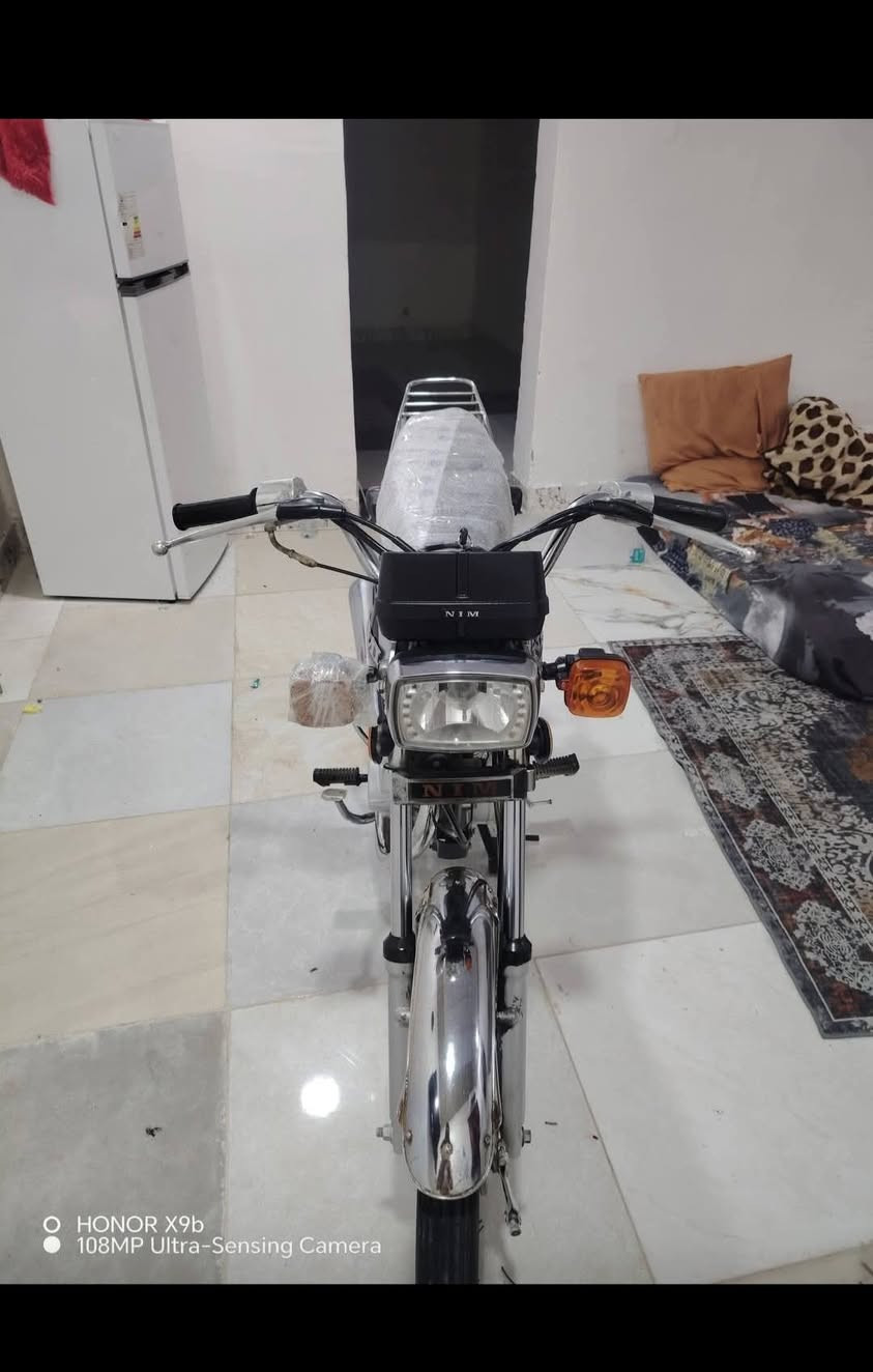 السلام عليكم دراجه للبيع نامه دراجه نضيفه  كلشي عل لبلاد  مكينه مامفتوحه موديل 2022  وسنويه ل2028 مكاني بصره الزبير سعرها 1700 وبيها مجال الشراي ***********

نص مكتوب في الصور:
- O HONOR X9b 108MP Ultra-Sensing Camera
- HONOR X9b
- 108MP Ultra-Sensing Camera
- HONOR X9b 108MP Ultra-Sensing Camera