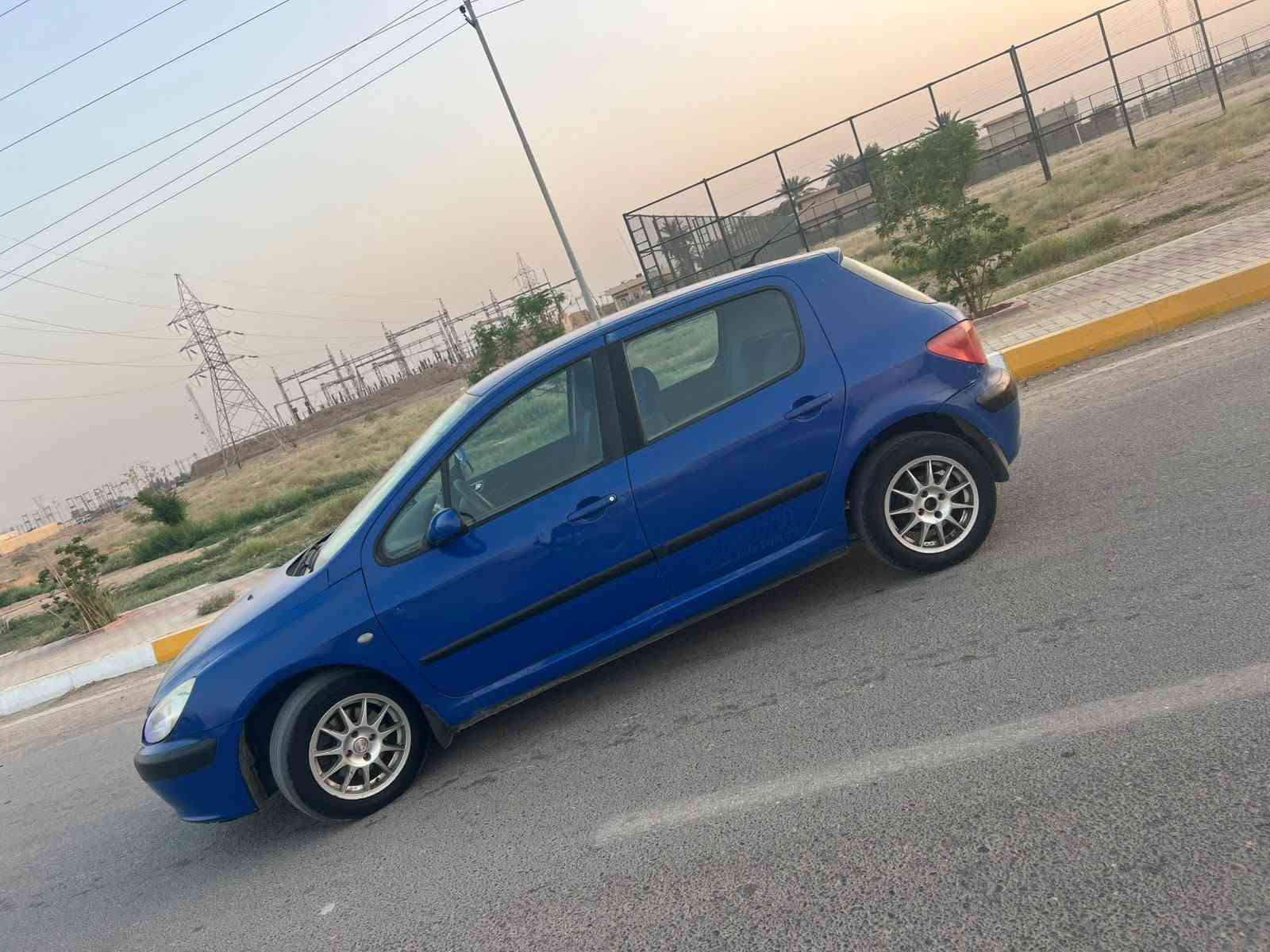 السلام عليكم 
بيجو 307 موديل 2005 رقم بغداد انكليزي سنويه وهزه وارقام كلهه جديده سنويه لل2031 شرط تحويل ثاني يوم  
تخم تاير اخو الجديد ويل كب بلادي
 صدر خلفي وامامي كله جديد 
شاشه كامره حساسات خلفية سنتر لوك 
كير محرك مكفولات شرط  
تبريد ثلج ثلج 🥶 تدفئه نار 
دشبولها شخط مابي
باتري جديد 
كهربائياتها كلها شغالة مابيها شي ما يشتغل 
السيارة شرط اي چطل مابيها 
💐 السعر 42 وبيها مجال بسيط 
 السياره بيها قطعه وحده كلير بس شرط بدون ضربه او دواخل 

للاتصال علرقم
***********
