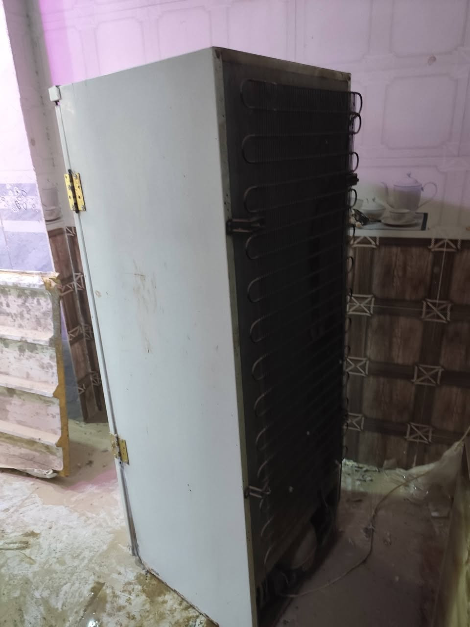 للبيع ثلاجه نظيفه شرط تبريد وتجميد ع فحص تاخذه من البيت سعره 50 الف وبيه مجال بسيط.... رقمي *********** واتس اب
