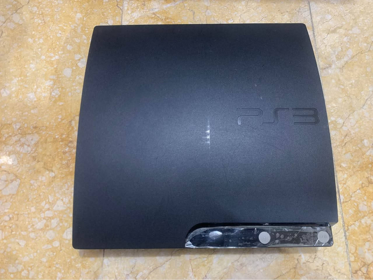 ***********

بلي ٣ سلم مهكر 
حجم الهارد نص تيرا 500GB كبير
نضام مكاتب يعني تكدر تنزل اي لعبه من النت ببلاش مباشر من الجهاز 
بي 50 لعبة قويه
يشغل العاب بلي ون و بلي تو ايضاً 
شغال بدون اي مشاكل
كامل ملحقات

و بي كلش هواي لعبات قويه (شوف الصور حته 
تشوف اللعبات البي)

و حجم الهارد 500GB جدا كبير

السعر 120 الف دينار
مكاني بغداد اليرموك 
***********
 واتساب او اتصال بغداد, العراق
