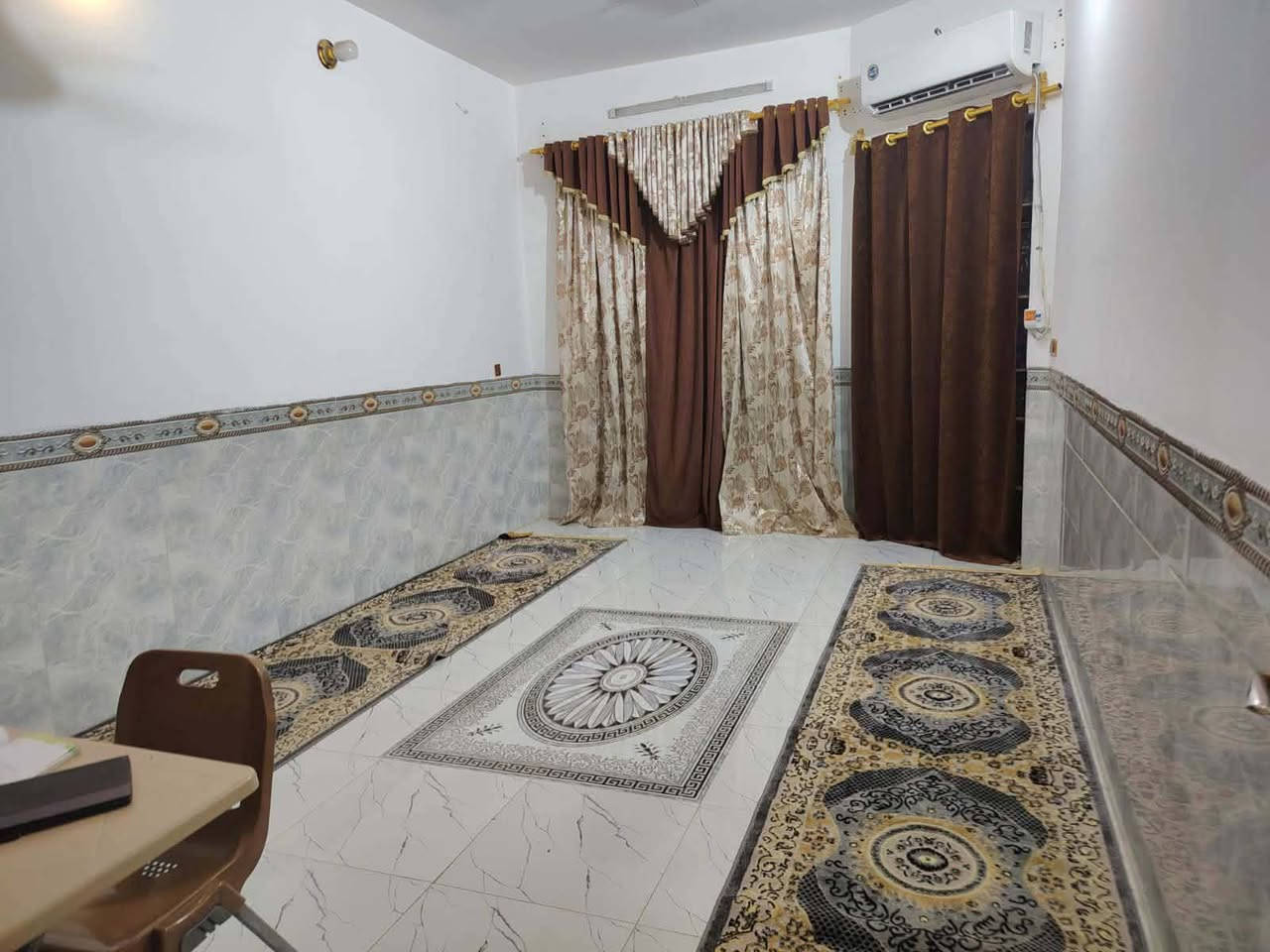 بيت 150متر الواجه 7ونص والنزال 20 الاساس كونكريت والسقف كونكريت استقبال ومطبخ حار وبارد وصالتين فوك وجوه ومناور مطلوب للاسكان تقريبا اقل ال 13 التسديد الشهري 298 العنوان ديوانيه حي الزهراء البلوك الاول خدمات كامله ماء مجاري كهرباء مياه امطار ارصفه مقرنص تبليط مدراس كافة المراحل مركز صحي اي استفسار اتصل على الرقم ***********
واتساب على ***********
