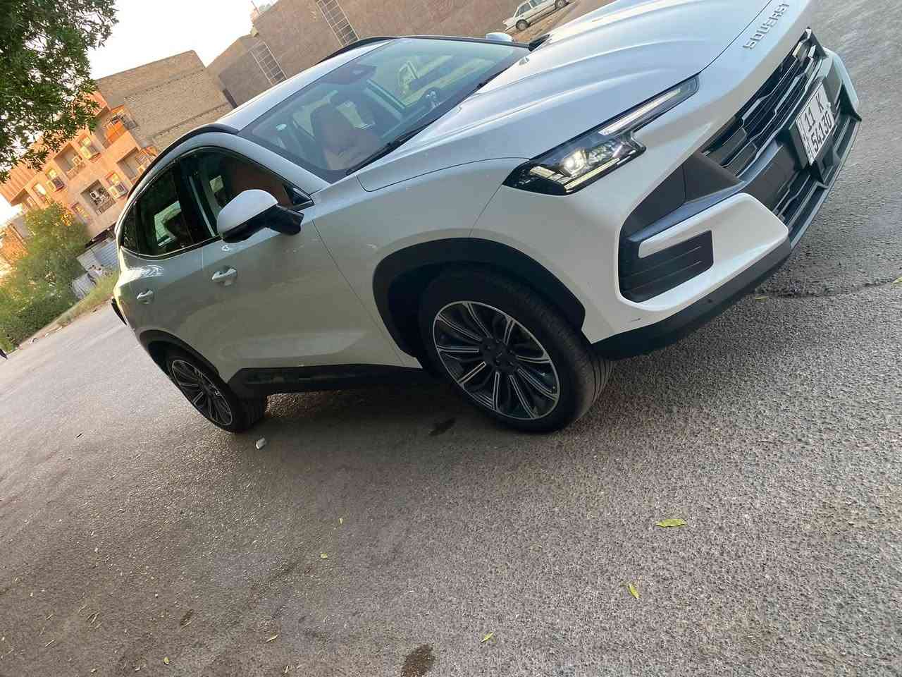 سويست S06 1.6L PREMIUM
العداد: 11 ألف كم
السيارة مشمولة بالضمان لشركة هارلم
مكفولة كفالة عامة
أعلى فئة

المواصفات:

• إطارات قياس 20 إنج
• فتحة سقف بانوراما 1.1 م
• شاشة عرض ترفيهية قياس 15.6 إنج
• شاشة عدادات رقمية قياس 10.25 إنج
• مقصورة الركاب من الجلد الفاخر
• مقعد السائق والراكب كهربائي
• مقاعد السائق والراكب مبردة
• كاميرات محيطية 540 درجة
• مثبت سرعة مع رادار تفاعلي
• نظام مراقبة النقطة العمياء
• نظام تحذير مغادرة المسار
• نظام المساعدة للبقاء في المسار
• نظام الكبح التلقائي في حالة الطوارئ
• نظام القيادة شبه الذاتية
• نظام الفرامل اليدوية الأوتوماتيكي Auto Hold
• نظام التحكم بنزول المنحدرات
• حساسات أمامية
• حساسات خلفية
• نظام التحذير من التصادم الأمامي والخلفي
• نظام أبل كار بلاي وأندرويد أوتو لاسلكي
• نظام صوتي متطور 8 سماعات من Sony
• بلوتوث / هاتف السيارة
• إضاءة محيطية لون أزرق
• إضاءة ترحيبية
• صندوق كهربائي
• المرايا الجانبية قابلة للطي كهربائياً ومدفئة
• مصابيح أمامية أوتوماتيكية LED مع مصابيح نهارية LED
• نظام التحكم الذكي بالإضاءة العالية
• نظام تنقية الهواء بالأيونات PM2.5
• فلتر تنقية الهواء (N95)
• دخول ذكي (بصمة)
• تشغيل عن بعد
• خاصية إغلاق الشبابيك وفتحة السقف عن بعد
• شاحن هاتف لاسلكي سريع
• ماسحات الزجاج الأمامي مع حساس للمطر
• مسند الذراع الوسطي مع ثلاجة
• وضعيات قيادة متعددة
• نظام مراقبة ضغط الإطارات
• وسائد هوائية أمامية وجانبية عدد 6
السعر 30 مليون وبي مجال بسيط 
المكان: بغداد – الكاظمية
للاستفسار والاتصال: ***********
