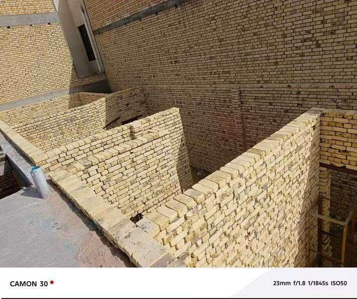هاذي أحد عمالي من البناء في الكوت مع اخوكم أبو حسين الخلفه للبناء ***********

نص مكتوب في الصور:
- CAMON 30 • 23mm f/1.88 1/434s ISO50
- CAMON 30 23mm f/1.8 1/1845s ISO50
- CAMON 30 23mm f/1.8 1/1536s ISO53
