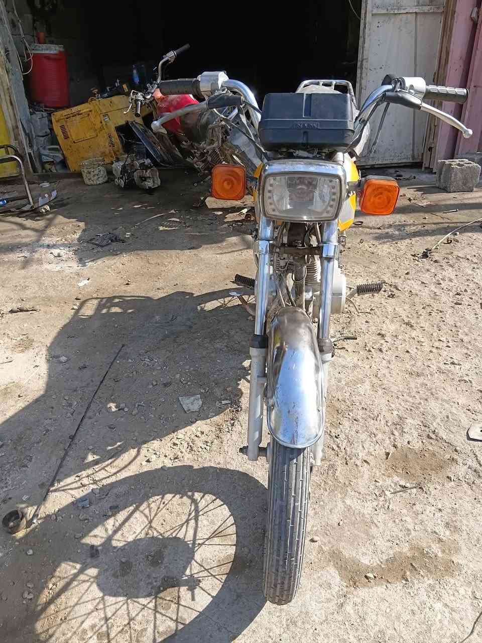 السلام عليكم اربعه كير للبيع مديل 25 دراجه مكفوله برغي ما مفتوح بيه السعر 550 وبيه مجال  كربلاء كنطرت السلام *********** اوراق سكنر
