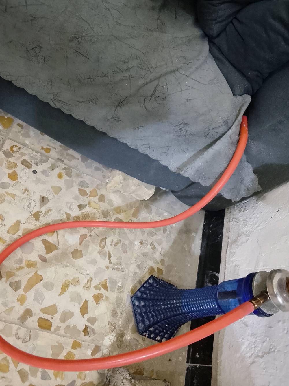 تخم للبيع 4 قطع بي اضرار بسيطة 
المكان الزعفرانية شارع الكهرباء 
***********
سعره 50