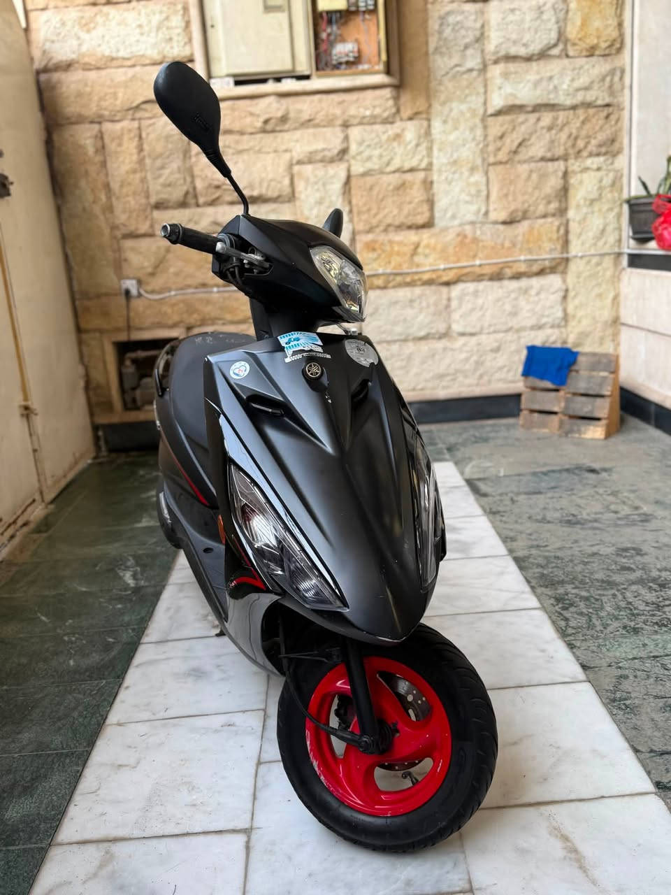 سلام عليكم
اكزز Z 

حديث

موديل 2019 اصل

140KM سرعة

دراجة جديدة جداً

مابيها اي نقص

كلها مختمه ختم واحد

كلها شغاله

وشلعة معدل 

وين ميعجبك وديها

وجيب وياك الف فيتر

كلها بلادية من طول لطول 

لون اسود مات 

صار شهر من نزلتها من الرمبه 

ماشية ٢٢ الف 

نظام ايكو اقتصادي 

كل 15 يوم تفويله 5لتر 

مكانها بغداد الشعلة 

***********
