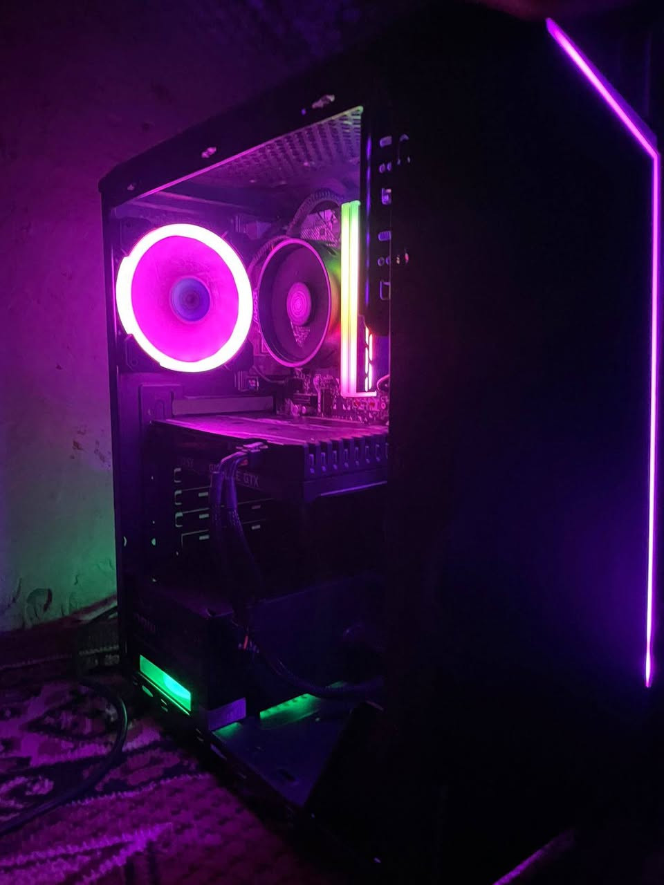 السلام عليكم 

Pc للبيع نظافة واضحة بالصور 
كل كراتين القطع موجودة 

الكيس 
1660 msi 
R5 3600 
2*8 3200 
Ps rocket 500 plus 
M450 m asus 
256ssd 
1000 hhd 
Dingle blu + wi fi

الشاشة 
KG251Q 
١٤٤ hz 

كيبورد motion ميانيكي 
ماوس ريد دراغون 
ماوس باد اسود 

سماعات خارجية 
سماعات هايبرد اكس ٢ 
ويب كام
مايك نيوير 
يدات عدد ٢ 
Ups 2000 online

السعر :  850
الرقم :***********
