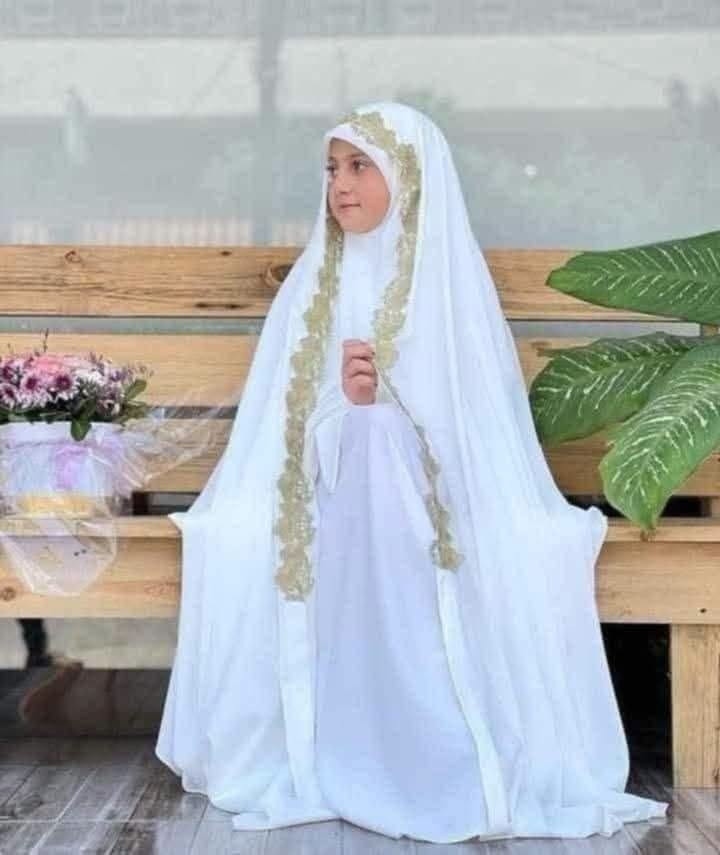 اليوم كبرت وصارت مكلفة"* 🌙✨  

زي التكليف الشرعي الكامل  

*عباء + فستان + حجاب + احزام*  

خامة *ايروبين* باردة ومريحة للصلاة والدوام  

*من عمر 6 سنوات الى 15 سنة*  

ستر كامل وهيبة تليق ببنوتك  

الله يجعلها من المؤمنات الصالحات  

لتثبيت #الحجز #راسلنا #عل #واتساب ***********

متوفر خدمة توصيل لجميع المحافظات 🚚🚚

شرط الفحص بوجود المندوب

#زي_التكليف #متجر_الأفراح
