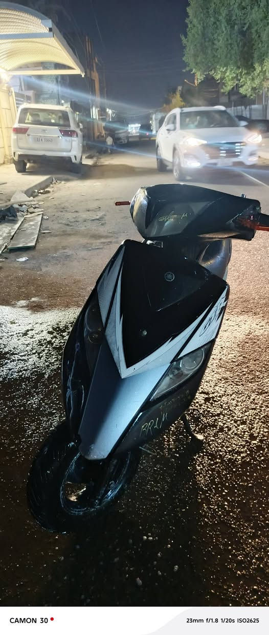 دراجه ثعلب للبيع سعرها 300وبيها مجال الدراجه ترا بيها صوت بل مكينه ف من تجيني ابيعلك كوم حديد بس الدراجه تشتغل ودك عندك أقل شي 100 بس ما اكفله الك غير انو اكفلها سرقه اي غير شي تعذرني مو توصل يمي وتكعد طلعي بيها صوت بيها كذا هاي الدراجه ومضحه بل صور وبيها مجال ***********

نص مكتوب في الصور:
- CAMON 30  23mm f/1.8 1/20s ISO5143
- CAMON 30  23mm f/1.8 1/20s ISO4377
- CAMON 30 23mm f/1.8 1/17s ISO5996
- CAMON 30 23mm f/1.8 1/20s ISO2625
- CAMON 30  23mm f/1.8 1/20s ISO5067