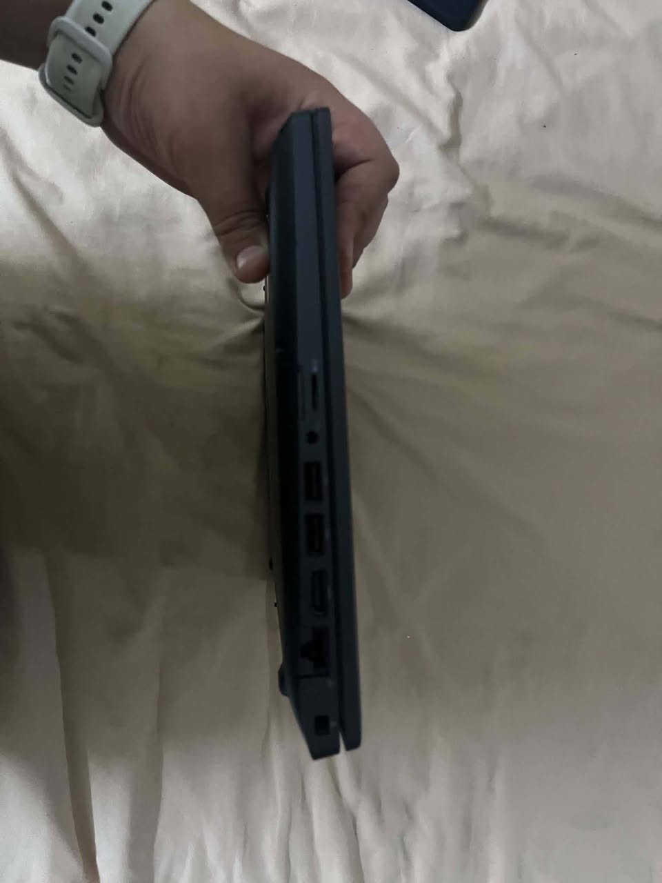 حاسبة dell
حجم الشاشة 14

Ram16g

Ssd256

المعالج core i7 الجيل 9

 البطارية بحالة جيدة
سنة التصنيع 2019
كرت الشاشة Share
الموديل 5401
لتواصل ***********

السعر 600 الف
