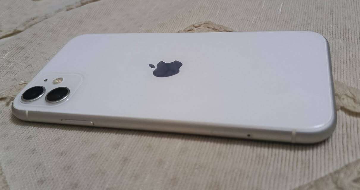 السلام عليكم ايفون 11
ذاكرة 128 بطارية 76 ما بي صرف كامرة خرافية 4k 
جهاز بلادي فقط مبدل شاشه اصلية 3 طوبات  وبيها شخطين واضح بل صورة الجهاز مكفول النضافة امبينة  بل شرط السعر 170 بي مجال رجان لحد يكسر بل سعر التواصل موجود خاص رقم ***********👍🏼

نص مكتوب في الصور:
- 13:50 مكتبة التطبيقات اقتراحات اجتماعي الإنتاجية والمالية المعلومات والقراءة شحن البطارية منخفض متبقٍ 20% من البطارية. نمط الطاقة المنخفضة إغلاق