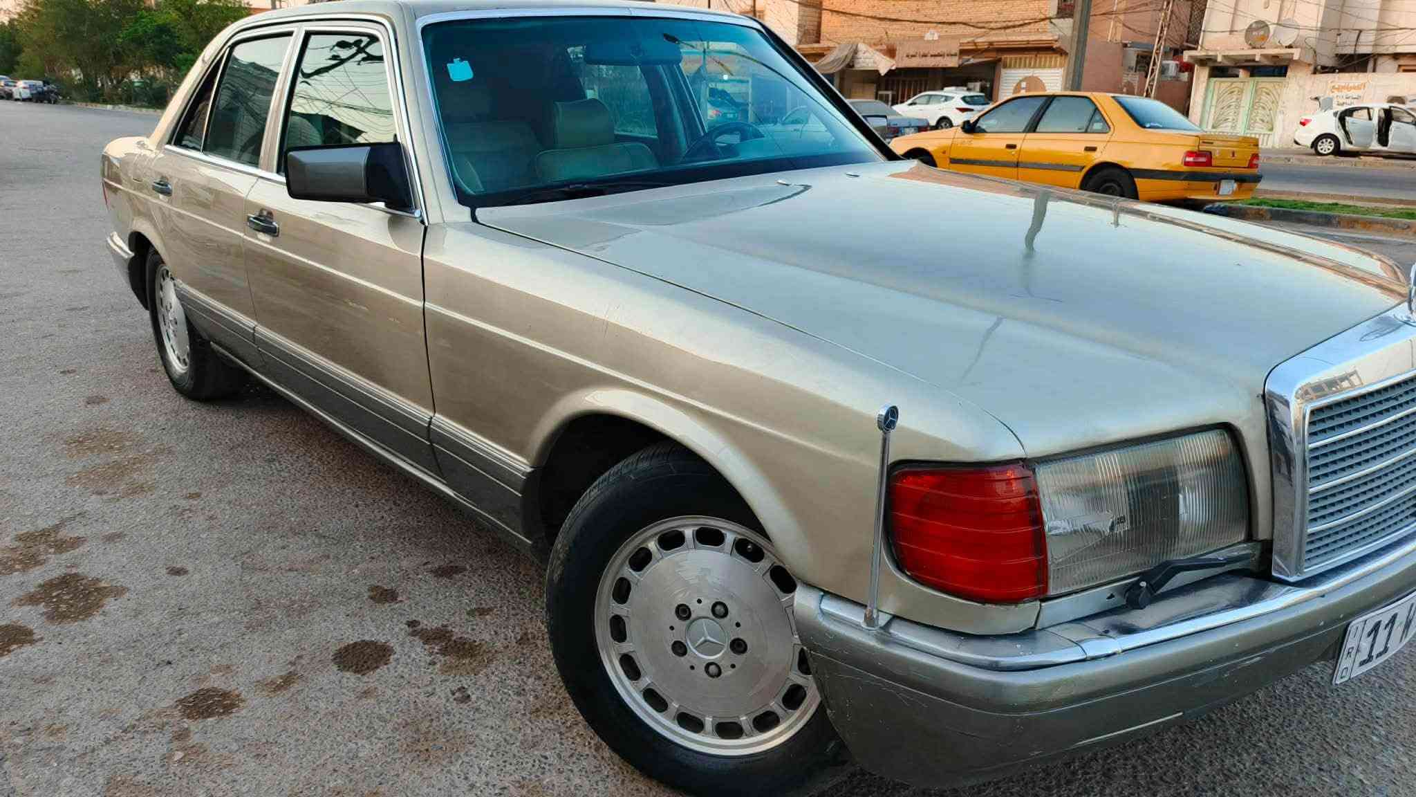 سلام عليكم
مارسدس رئاسي بنز  420 
موديل 1989 رقم بغداد الجديد تحويل 
سياره بلادي مكينه كير  خير من الله 
مكينه 4200 //٨سلندر 
مواصفات السياره 
١- جام كهربائي 
٢- كراسي بلادي وكهربائيه 
٣-غرفته نضيفه وحلوه 
٤-حداديه 90ب100
٥-تبريد جديد وثلج 
٦ تايرات جديده 
٧- سياره بيه صبغ عام جماليه 
٨-العنوان /بابل مركز 
٩- سعر ٧٥ وبيه مجال 
الاستفسار خاص او على الرقم *********** المو شراي لا يكسر بالسعر
