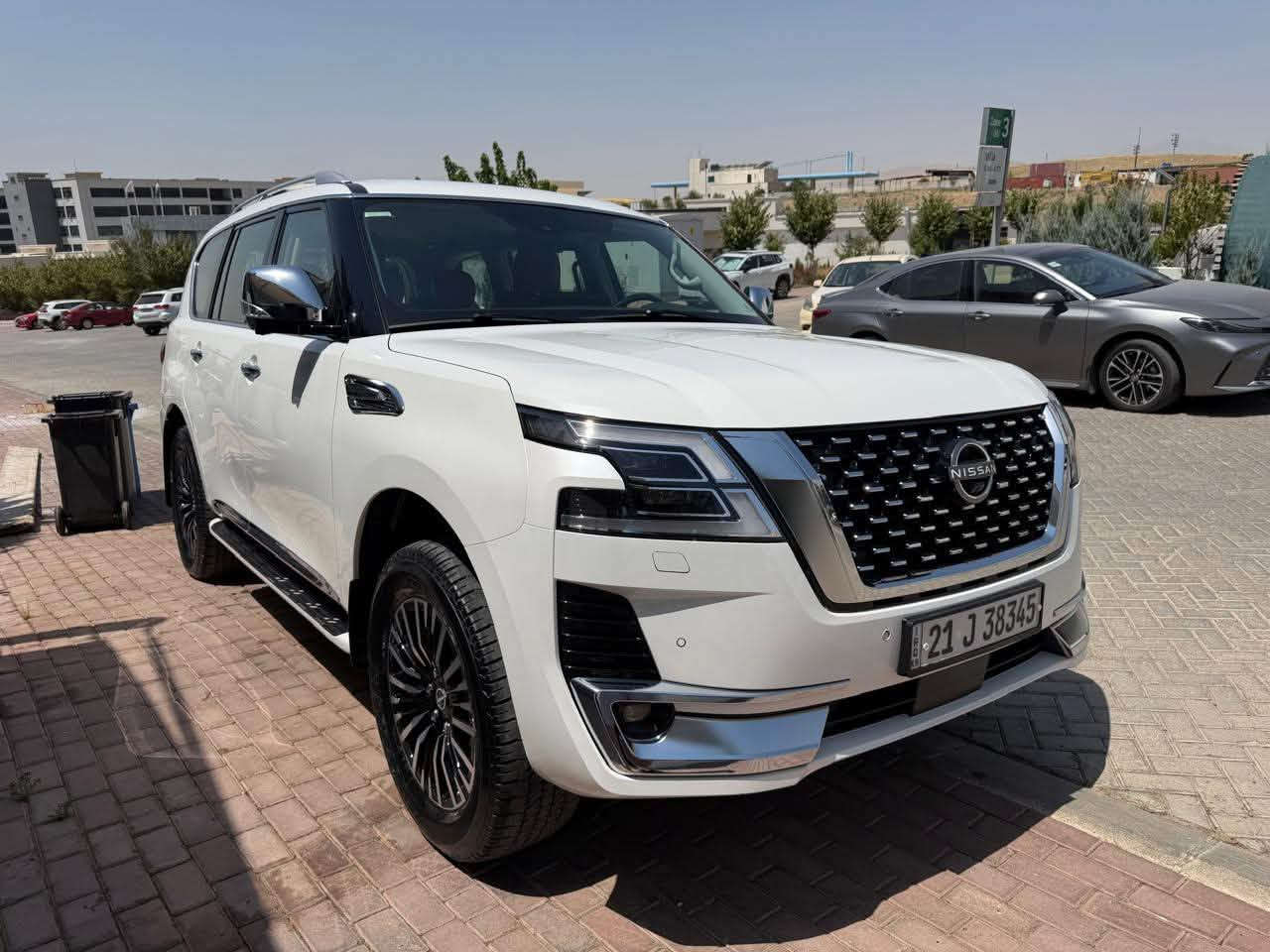 السلام عليكم للبيع نيسان باترول فول بلاتينيوم 2023مكفولة كفالة عامة ماشيه 19الف V6 السعر 560للاستفسار رقم الهاتف  ***********
