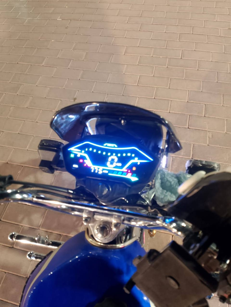 يا الله 
من رخصه الادمن المحترم 
دراجة نوع سيفان موديل 2025 بعده جديده اخت زيرو نضيفه تعال شوف بعينك اكفلك دراجه من تاير التاير انطيك بيه مكاتبه شعله ومعدل مكفوله كفاله عامه وين مي يعجبك افحص اليعجبك مكاني رمادي سعره 850 بيه مجال حك جيتكم *********** بي وتساب
