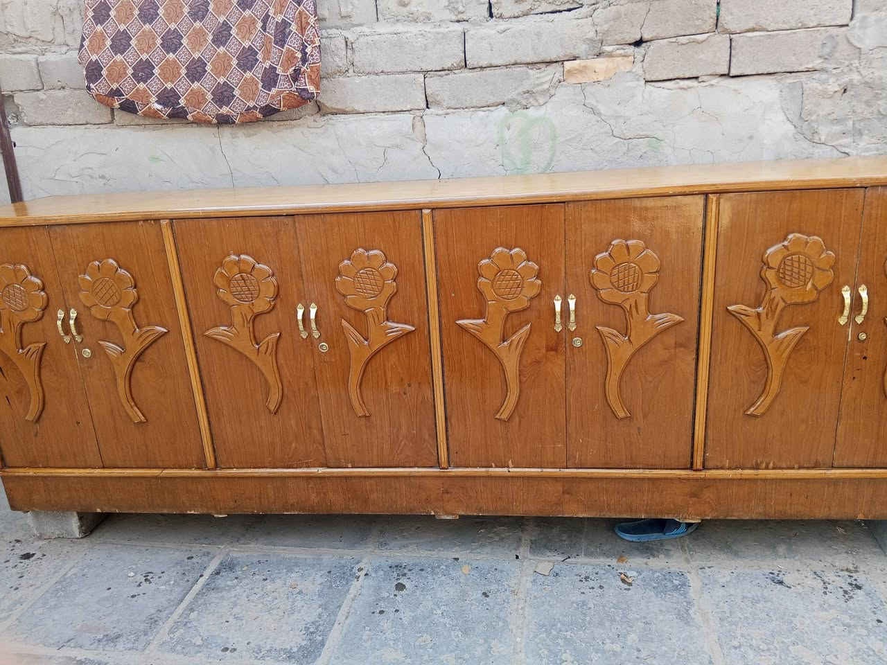 السلام عليكم بوفيه صاج نضيفه وثكليه ناصريه مركز السعر 200وبيه مجال للستفسار على رقم واتساب ***********
