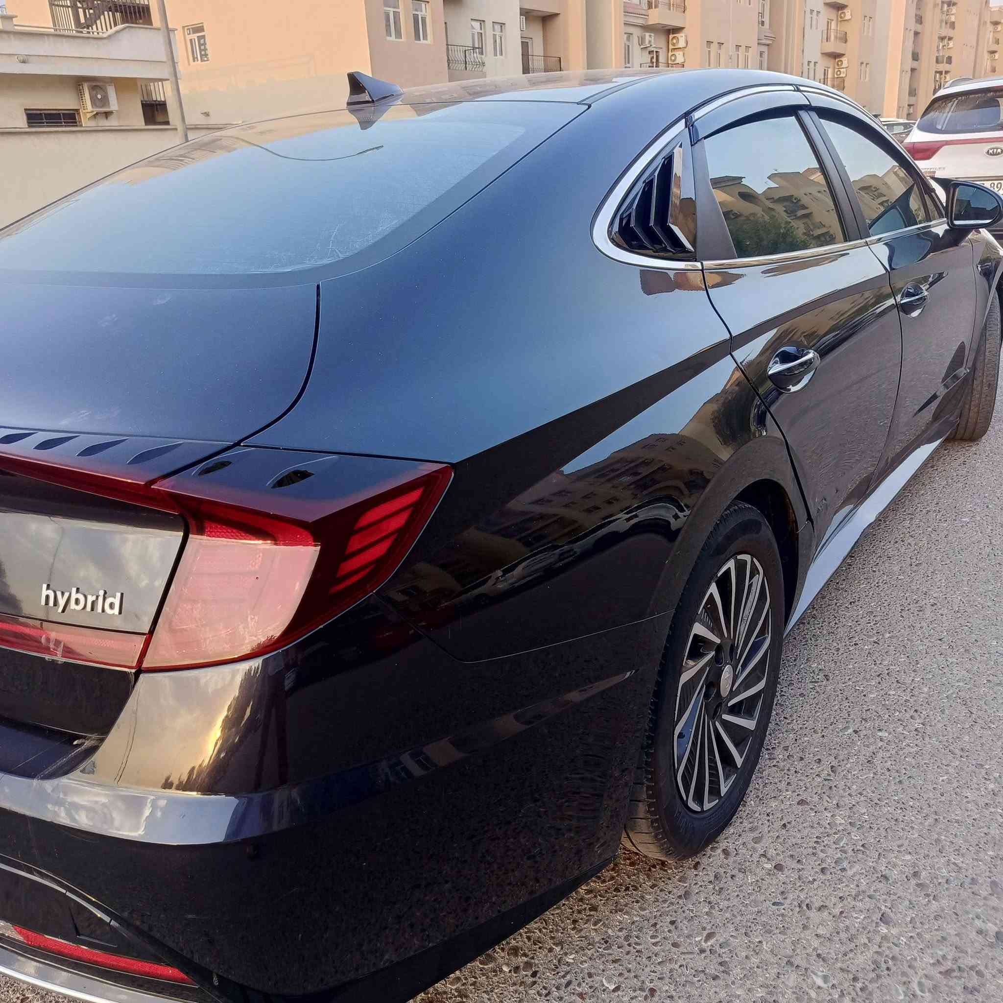 للبيع هيونداي سوناتا  2022 (امريكي)
قطعه وحده فقط جاملغ بدون دواخل وبدون ايرباك وبارد باب عكس سائق شبر وبابب خلفي بارد شبر

فول مواصفات عدا فتحه) 👑 

المحرك: 2000 هايبرد دوش عادي محسن 

رقم : بغداد  

سيارة نظيفة وجاهزة

المواصفات:

بصمة أبواب + تشغيل عن بعد جنطه بصمه

كشنات كهرباء

لايتات زينون (عدستين عالي وناصي)

إنارة داخلية متعددة الألوان

هاندبريك بصمة + أوتو هولد

شحن وايرلس

منافذ تايب سي أمامي وخلفي

شاشة  كبيرة

صندوق كهرباء يفتح عند الاقتراب

شفتات على الستيرن

نظام ترحيب

وضعيات قيادة (Normal / Sport / Sport+ / Custom)

واتساب: ‏‪***********‬‏

اتصال:‏‪***********‬‏

مكانها بغداد والسعر 167 وبيها مجال بسيط

