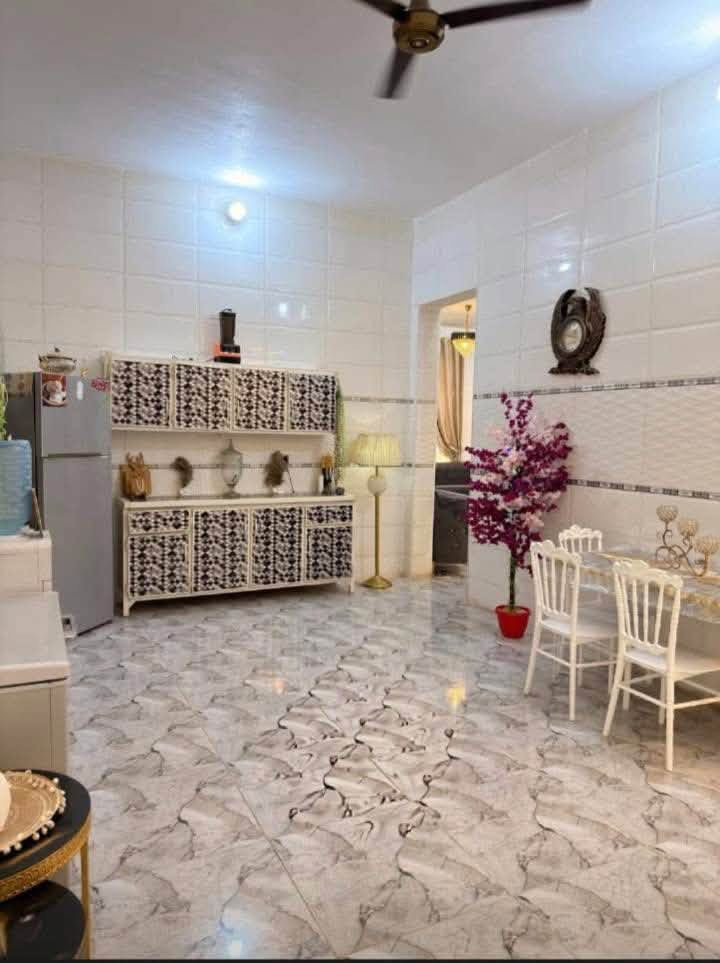 بيت للبيع بدؤانم البهراط المساحه 350البناء 250ؤ100حديقه المؤقع مميزقريب علشارع خمسين ؤقريب علشارع المكاتب بفرع الصيدليه الستفسارعل هاذا رقم***********
