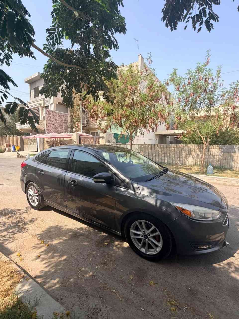 فورد فوكس 2017 
محرك 2000 ماشيه 150 km 
مواصفات SE
رقم سليمانيه الجديد باسمي
حادث قطعه وحده (جاملغ خلفي يمين)
السياره نظيفه حيل 
محرك وكير ممتازات 
مكاني بغداد منصور 
للاستفسار *********** بغداد, العراق
