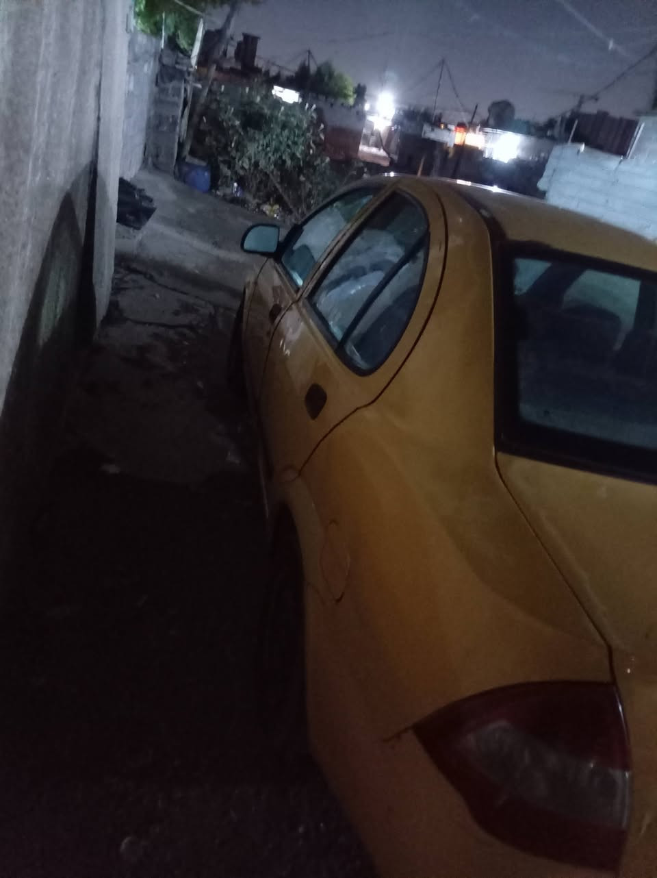 السلام عليكم 
طيبه موديل 15 بسمي تحويل ثاني يوم مصفره هيئه وغرامه 
كير ..محرك.. تبريد ثلج..  تخم تاير ..مراوح عدد3
راديتر جديد.. كهربائيات كله شغاله ..لايت زنون.. داينمو جديد.. سلف جديد.. مشط ستيرن جديد.. غرفه حلوه دوشمه نظيفه مسجل بلوتوث.. كامله السياره كبل للشارع ... السعر 29وبيه مجال
 مكاني بغداد الحريه واتساب ***********
