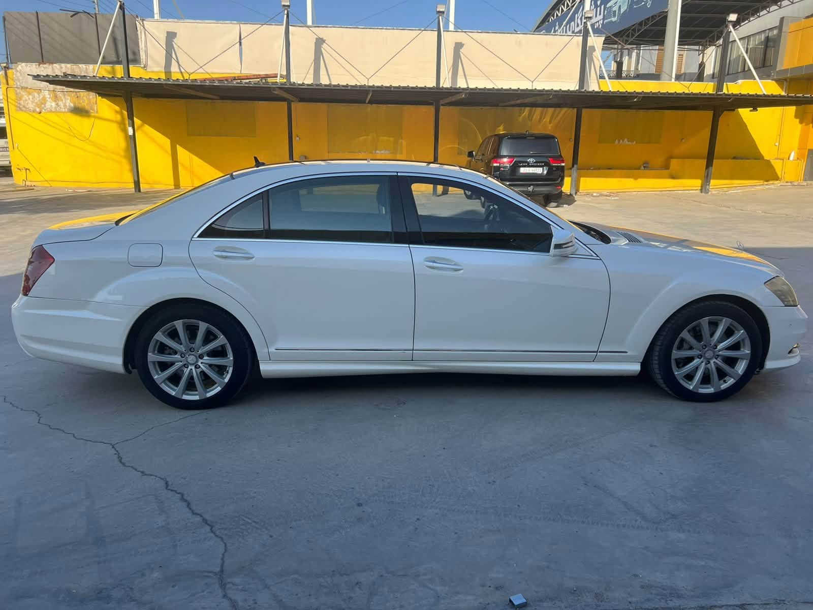 مارسيدس حجم S 350 موديل 2011 
وارد خليجي مكفوله كفاله عامه
رقم اربيل مميز بأسمي وكاله و تحويل ومباشر 

عداد المسافه 200 الف 
المواصفات 1/1 معروفه فول تجي 
محرك V6
سلايت 
كشنات جلد وكهرباء
كشنات خلفية كهرباء
كل الكشنات تدفئة تبريد
كل التجاوي كهرباء
بلوتوث 
تلفون
5ابواب شفط
5 بردات
حساس امامي خلفي
لايت وبك لايت لد
لايتات داينمك
جكات 
3 قطع تبريد  امامي خلفي وتكم
كير مكينه صدر تايرات تبريد كلة 100‎%‎ سياره جاهزه 
وبعد بيها مواصفات
***********
***********
