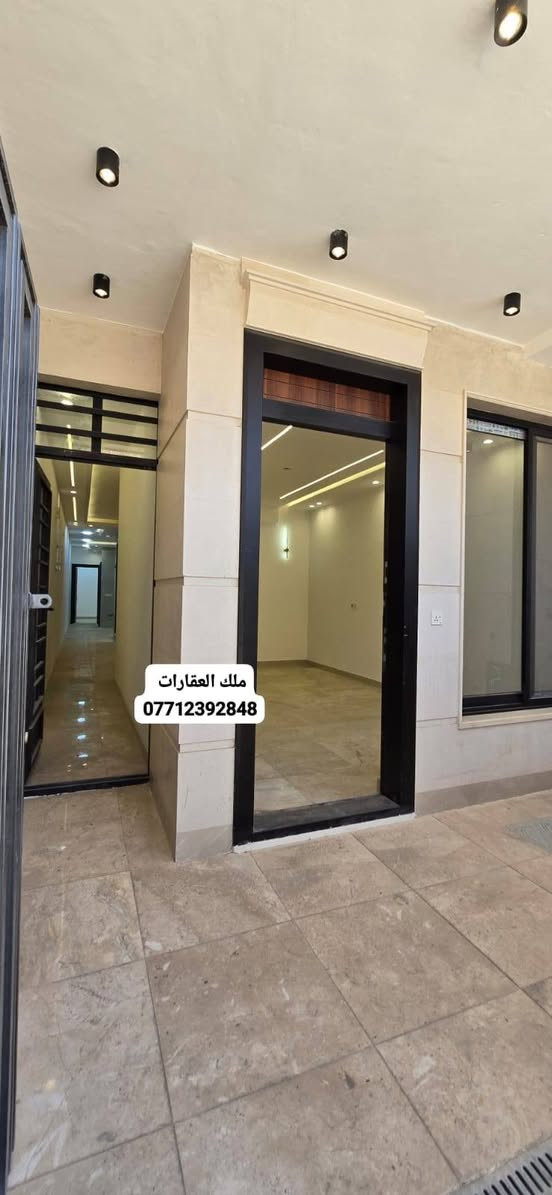 بيت للبيع في البنوك مربع الكنيسة المساحة ٥ ،١٢٧ الواجهة ٥ والنزال ٥ ،٢٥ شارع عريض ١٥ متر ٤ غرف نوم بي مدخلين بناء فول حديث ٢٠٢٦ للاستفسار مراجعة شركة ملك العقارات للاستثمار والتطوير العقاري في البنوك شارع الكنيسة مقابيل ماركت الروعة ***********
