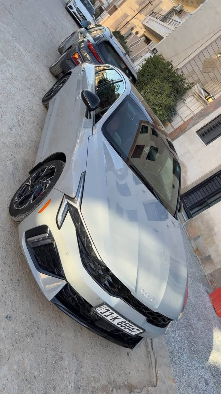 KIA K5 GT-LINE 2025 
للبيع فقط
لون اسمنتي داخل احمر 
حجم المحرك 2500 GDI تنفس طبيعي 
ماشية 17 الف كيلو 
كير اوتوماتيك 8 نمر 
دفع رباعي ( فورويل ) 
🔴 للتنويه موديل 2025 كله دفع رباعي
مرقم بغداد بأسمي تحويل مباشر
المواصفات :-
• بانوراما
• داخل جلد احمر 
• حساسات 360 درجة
• رادار امامي 
• رادار خلفي
• رادار جانبي 
• قيادة شبه ذاتيه
• تحديد مسار
• تشغيل عن بعد
• بصمة دخول ابواب 
• صندوق ذكي
• نظام تكييف مزدوج مناخ منفصل 
• تسخين مقاعد 
• اضاءة LED
• شاشة لمس الكترونية متصلة قياس 10.25 
• نظام ملاحة GPS
• شاشة عدادات ديجيتال الكتروني
• نظام صوتي فاخر POSS
• شحن لاسلكي للجوال 
• بلوتوث + تايب سي + ابل كار بلاي + اندرويد اوتو ( جميع الانظمة لاسلكيه بدون الحاجه الى كيبل ) 
• مقاعد اماميه كهرباء
• وضعيات قيادة متعدده ( Sport - Snow - Normal - Smart )
• كاميرا خلفية عالية الدقة 
• ويل رياضي قياس 18 انج
• انوار نهارية DRL
• بك لايت LED متصل 
• اشاير مرايا 
• زوائد رياضيه GT-LINE
• حساسات مطر و تحكم اوتوماتيكي بالماسحات
• نظام اضاءه اماميه اوتوماتيك
• نظام مانع انزلاق ABS
• نظام تثبيت الكتروني ESP
• نظام صعود المرتفعات 
• نظام مراقبة ضغط الاطارات 
• نظام تحذير التصادم الامامي 
• نظام التوقف التلقائي في الطوارى
• نظام الحفاظ على المسافة الامنه
• نظام تنبية حركة المرور الخلفية
• هاند بريك كهربائي مع 
• نظام اطفاء السياره اوتوماتيكياً
🔴حادث السياره فقط الجاملغ الخلفي صفحة السايق تعدل علحار ونصبغ فقط تصليح السيارة درجة اولى مال جناي 
🔴ايرباك طاك البردة والكشن فقط صفحة السايق ورجعتهن بايرباكات اصلية مال تفصيخ ونشدن درجة اولى بس يحتاجلهن كراش 

موقع السياره بغداد حي القادسية
للاستفسار ***********
