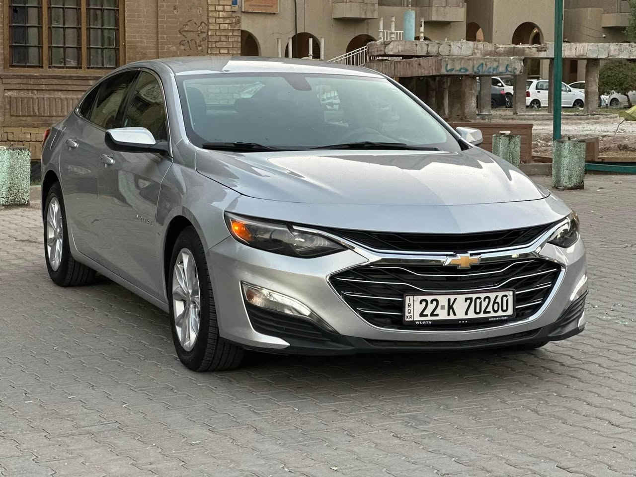 🚘للبيع فقط شفروليه ماليبو LT موديل 2022

• الممشى: 38 ألف مايل قابل للزياده ( ممشى امريكا ٢٩ الف مايل )
• فئة LT مواصفات معروفه

• سيارة استخدام بيت ومحافظ عليها ومعتني بيها تبريد ثلج بلادي
• الصيانة أول بأول سياره اعتماديه عمرها مافشلتتي صارلها سنتين عندي
• ميكانيك السيارة كله على وضع الشركة وما مملعوب بأي جزء
• الصدر الأمامي جديد قبل أسبوعين بدلته موجوده الوصولات يم العماد
• السياره بدون صبغ الحادث سطحي، فقط جاملغ جهة عكس السائق وتم استبداله بنفس اللون ، ايرباك دركه ستيرن فقط وتم استبداله بقطعه وكاله صور الحادث مرفقه

• مركب عليها عدسات شمسي أصلية وقويه وضمن القوانين
• صيانه دوريه عند أرض الشوفر 
• جميع أغراض الوكالة والكتلوكات موجودة.
• السيارة باسمي، سنويتها سارية وشرط التحويل ( رقم مميز )

💰 السعر المطلوب: ١٣٠ ورقة وبالعافيه على الي ياخذها 
سونارها موجود مال مندلاوي واي مكان تحب تفحص عادي

مكانها بغداد اعظميه سبع ابكار
***********
