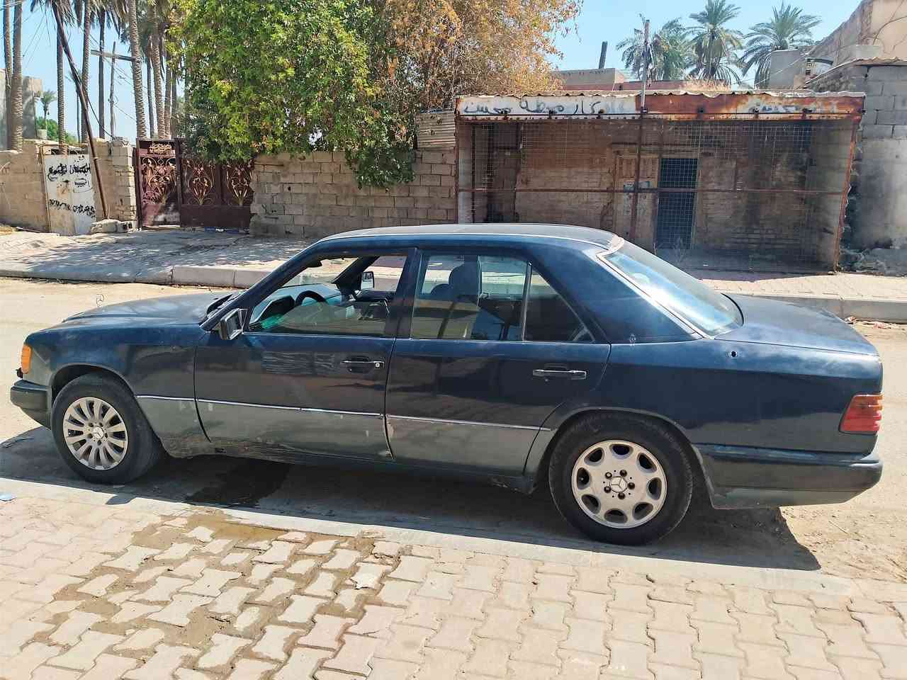 السلام عليكم مارسيدس دب للبيع رقم بغداد موديل 88 كير مكينه بطه 2500 شرط  صدر امامي خلفي شرط تبريد كهربائيات كامله السعر 35 بيها مجال مكان ديالى الغالبية للاستفسار ***********
