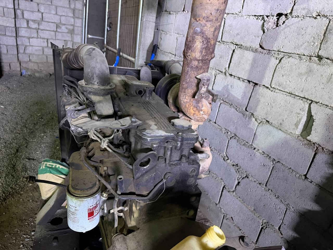 سلام عليكم كمنزل للبيع شغاله توليد 160كيفي نعومته تخبل سبب البيع حمل قوي *********** مكاني ديوانيه قضاء شاميه سعره 3مليون وبيه مجال
