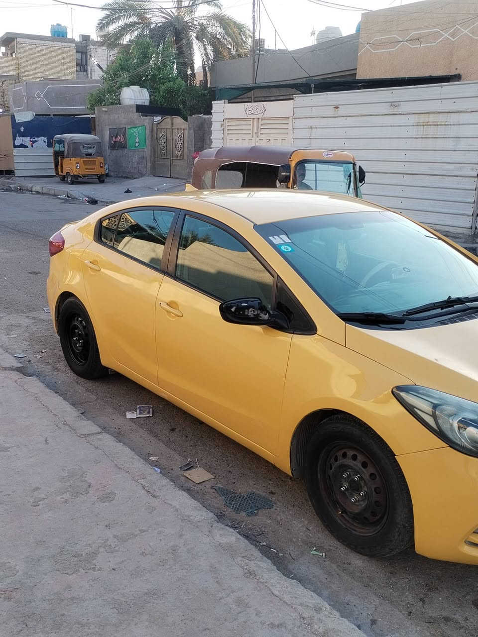 شباب فورتي ١٥
وارد امريكي بنيد فقط
السياره اليبل واحد عده البنيد
صبغه جديده
 مكينه ١٨٠٠دوش  وكير عل فحص
السعر ٩٣ بيها مجال حق الجيه
       خابر وتدلل *********** @
