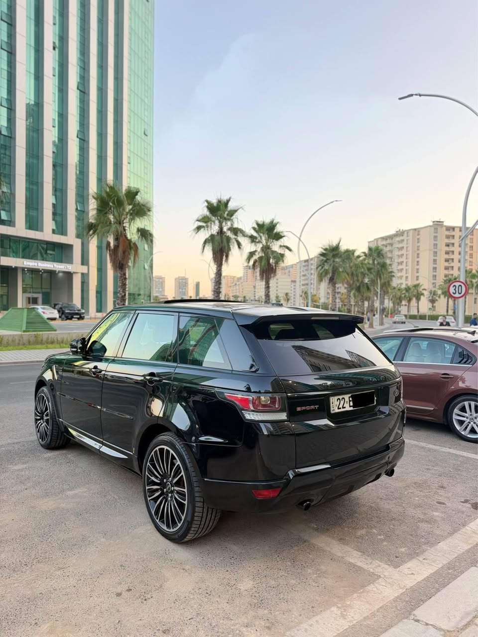 رەنج رۆڤەر سپۆرت ٢٠١٦ دیزل گاز
کلین تەنها ١٥٢ هەزار رۆیشتووە 
ناو سور داتاشۆ شەفت ٣ مەقحەد
فول مواسەفاتە هیچی نیە
*********** أربيل, العراق
